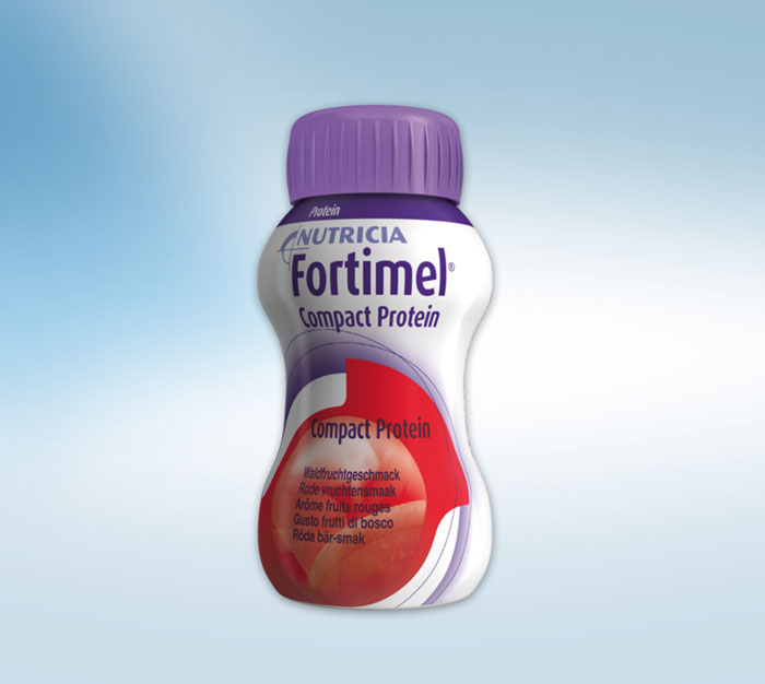 Fortimel Compact Protein mit Waldfruchtgeschmack in einer 125ml Trinkflasche aus Plastik